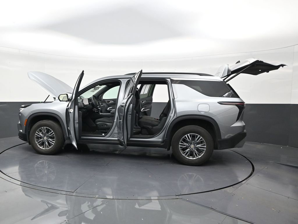 Used 2024 Chevrolet Traverse LT FWD image 30
