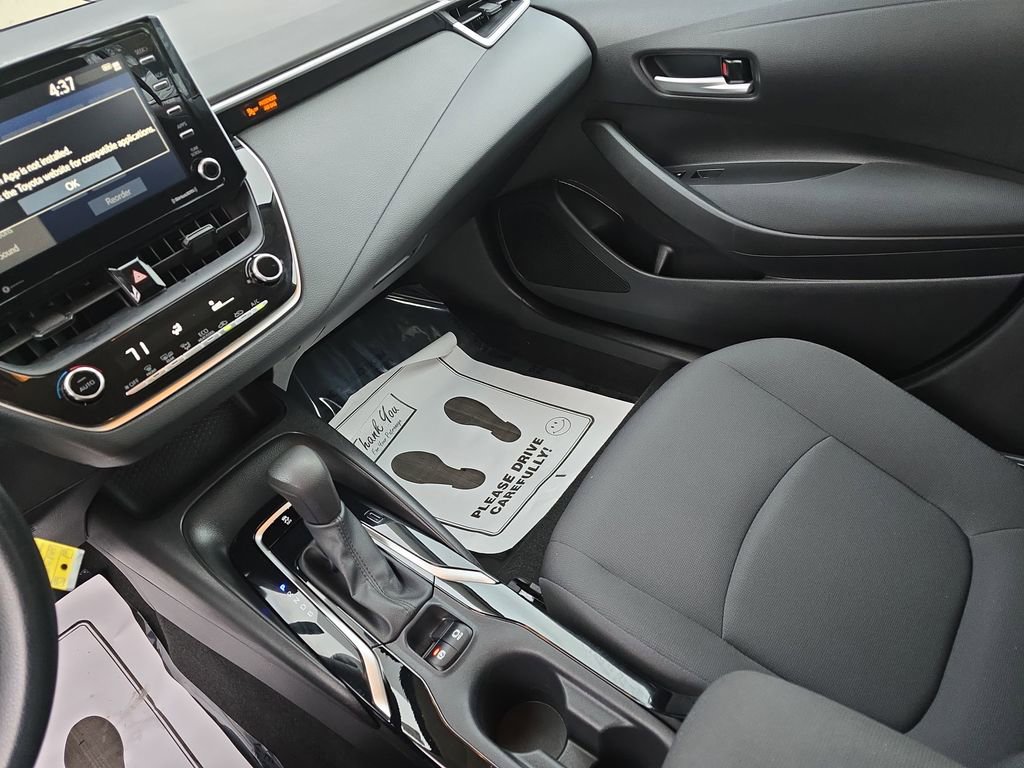 Used 2021 Toyota Corolla LE image 29