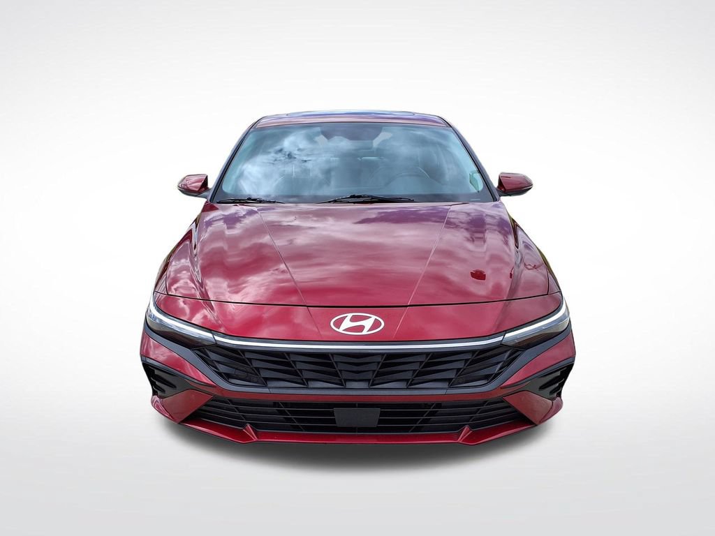 Used 2024 Hyundai Elantra Limited FWD image 2