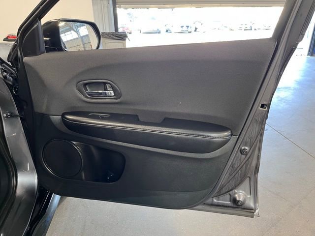 Used 2021 Honda HR-V Sport image 12