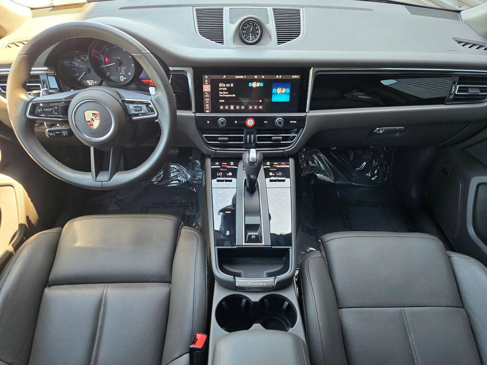 Certified 2025 Porsche Macan AWD/4WD image 13