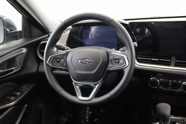 New 2026 Chevrolet Trax ACTIV w/ Sunroof Package FWD image 16