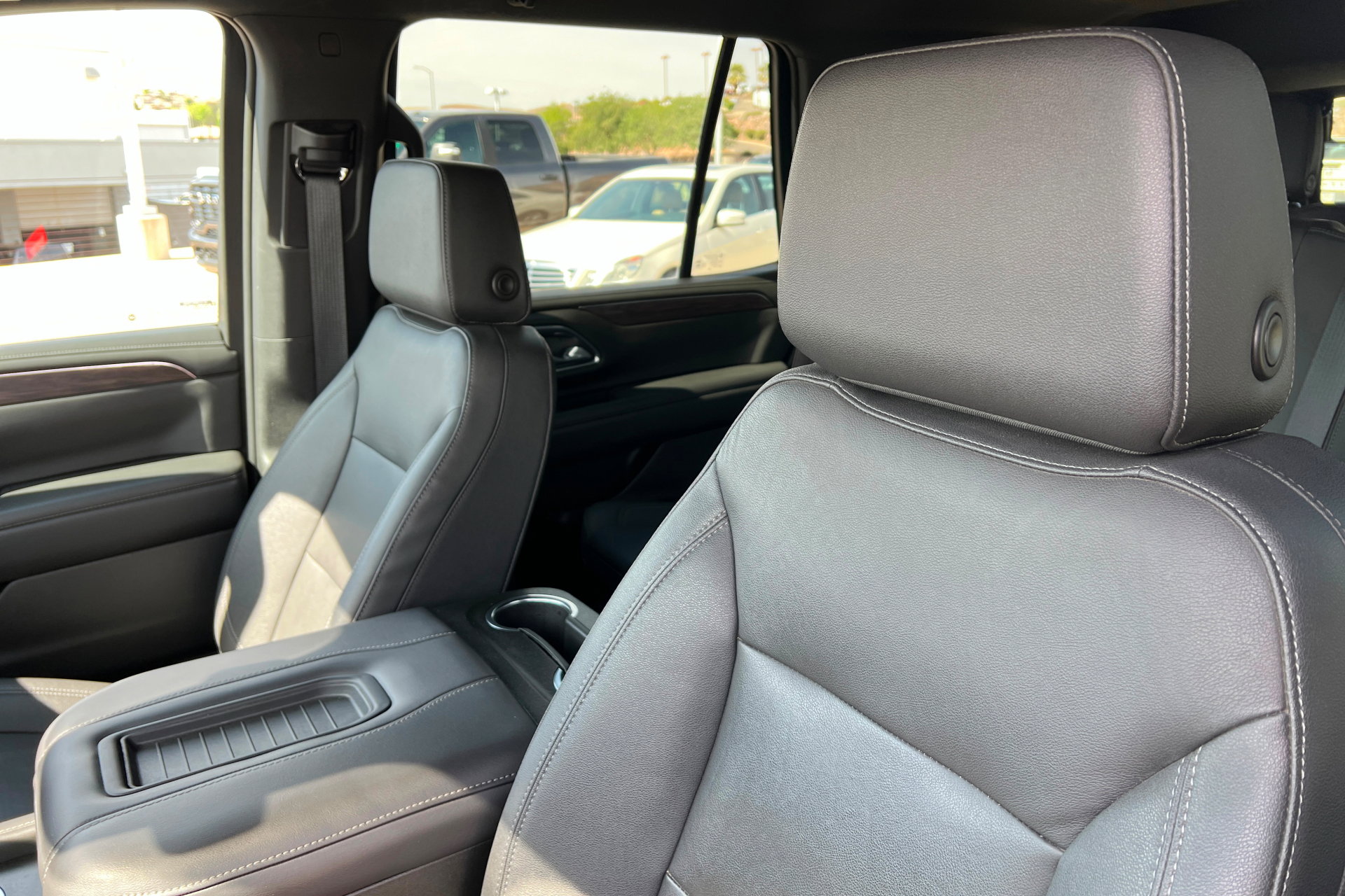 Used 2023 Chevrolet Tahoe LT w/ Luxury Package image 17