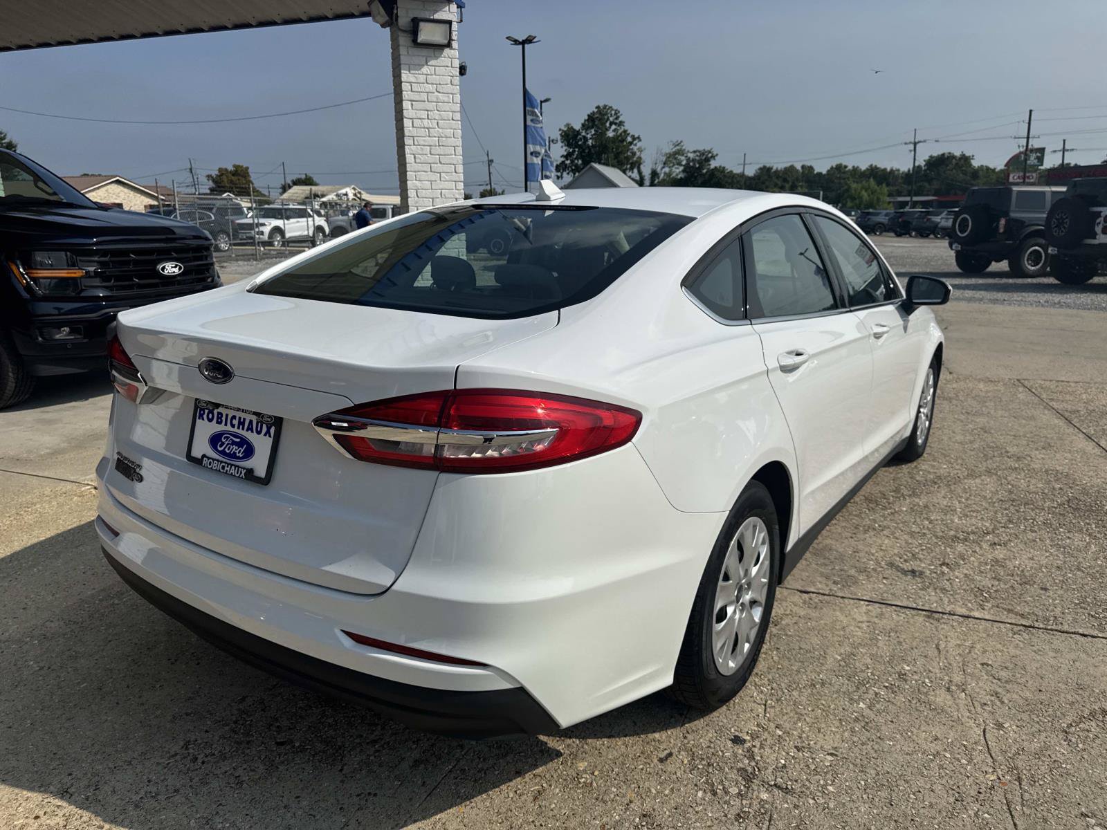 Used 2020 Ford Fusion S FWD image 7