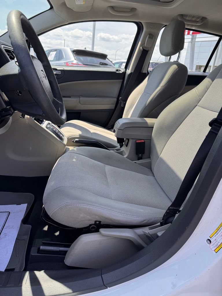 Used 2011 Dodge Caliber Mainstreet FWD image 9