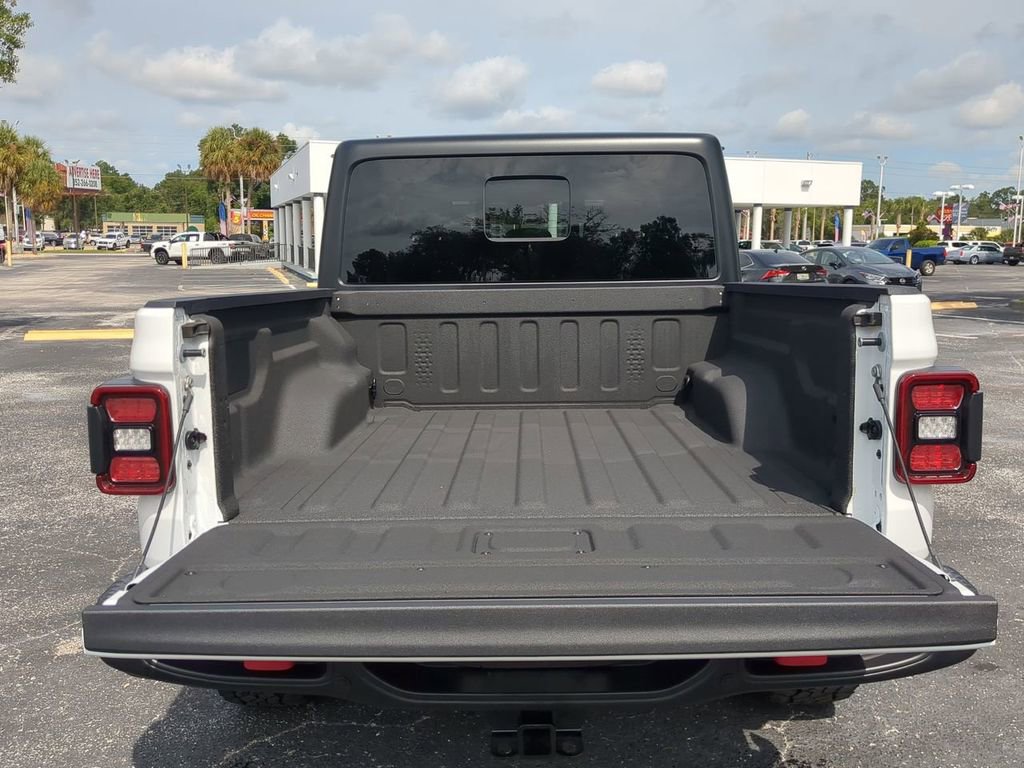 Used 2025 Jeep Gladiator Rubicon w/ Safety Group image 13