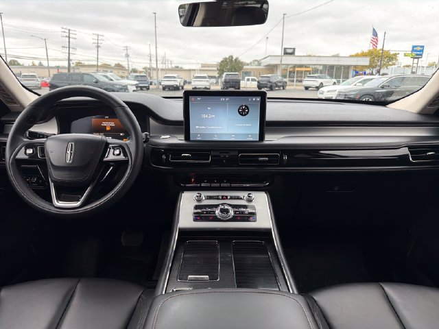 Used 2024 Lincoln Aviator AWD w/ Premium Package image 15