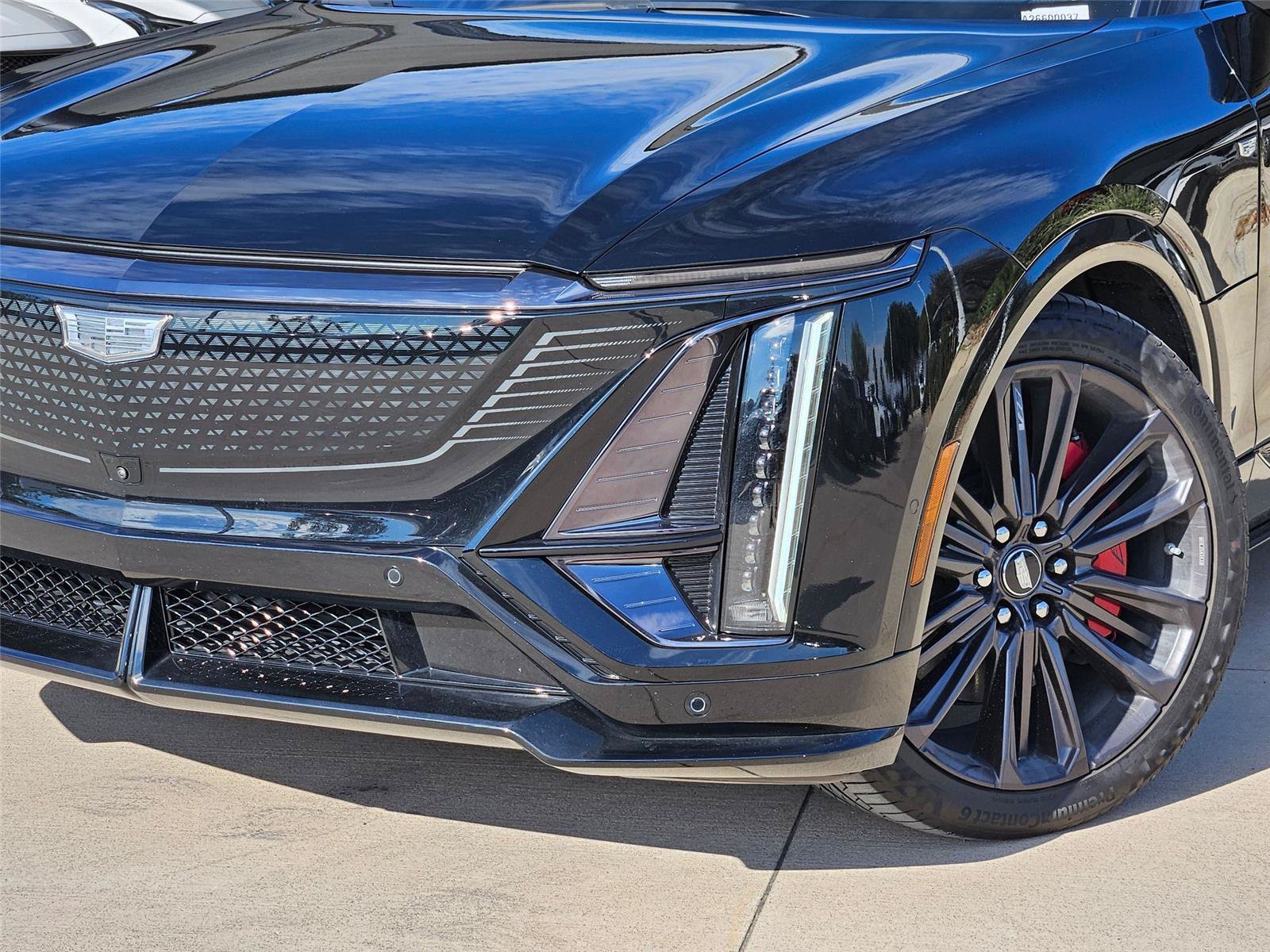 New 2026 Cadillac Lyriq V w/ LPO, Floor Liner Package AWD/4WD image 7
