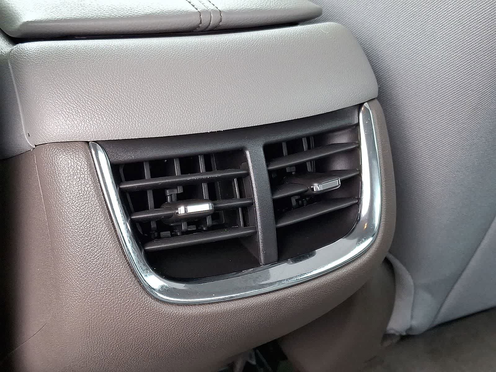 Used 2023 Chevrolet Malibu LT FWD image 26