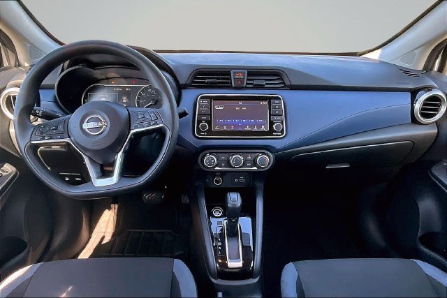 Used 2023 Nissan Versa SV FWD image 7