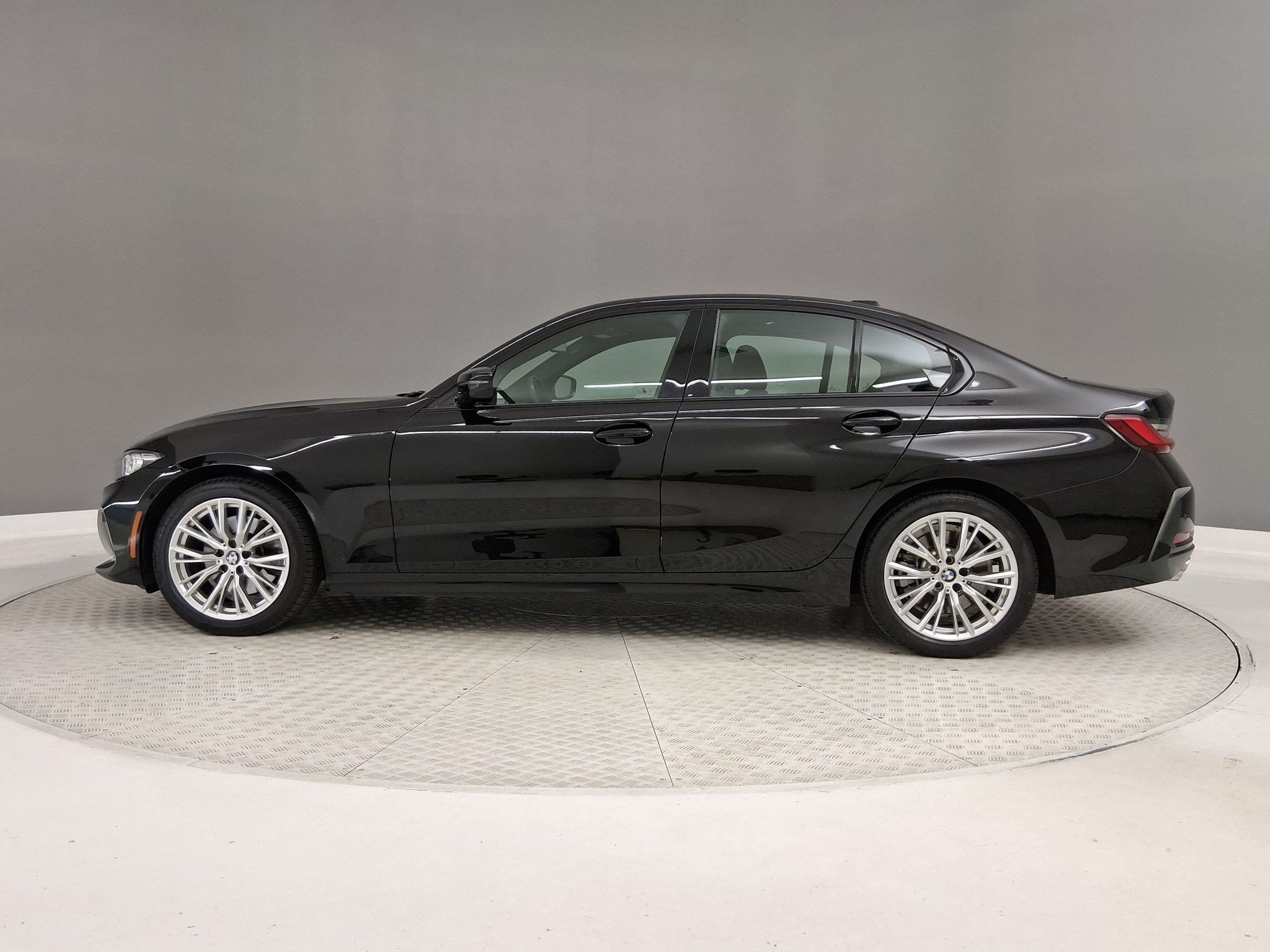 Used 2023 BMW 330i Sedan w/ Premium Package RWD image 2