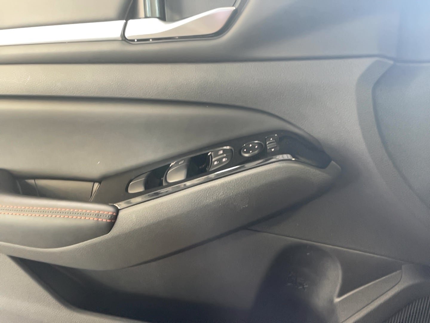 Used 2024 Nissan Altima 2.5 SR FWD image 15