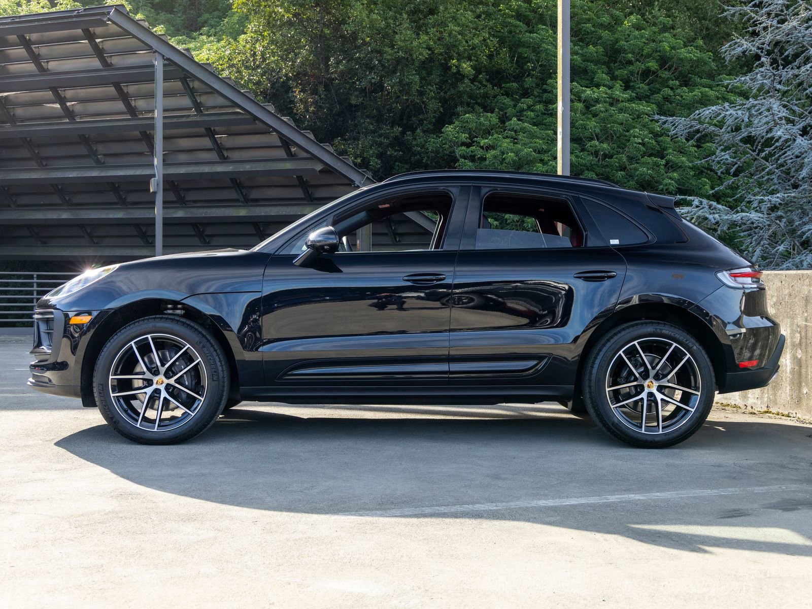 New 2025 Porsche Macan image 2