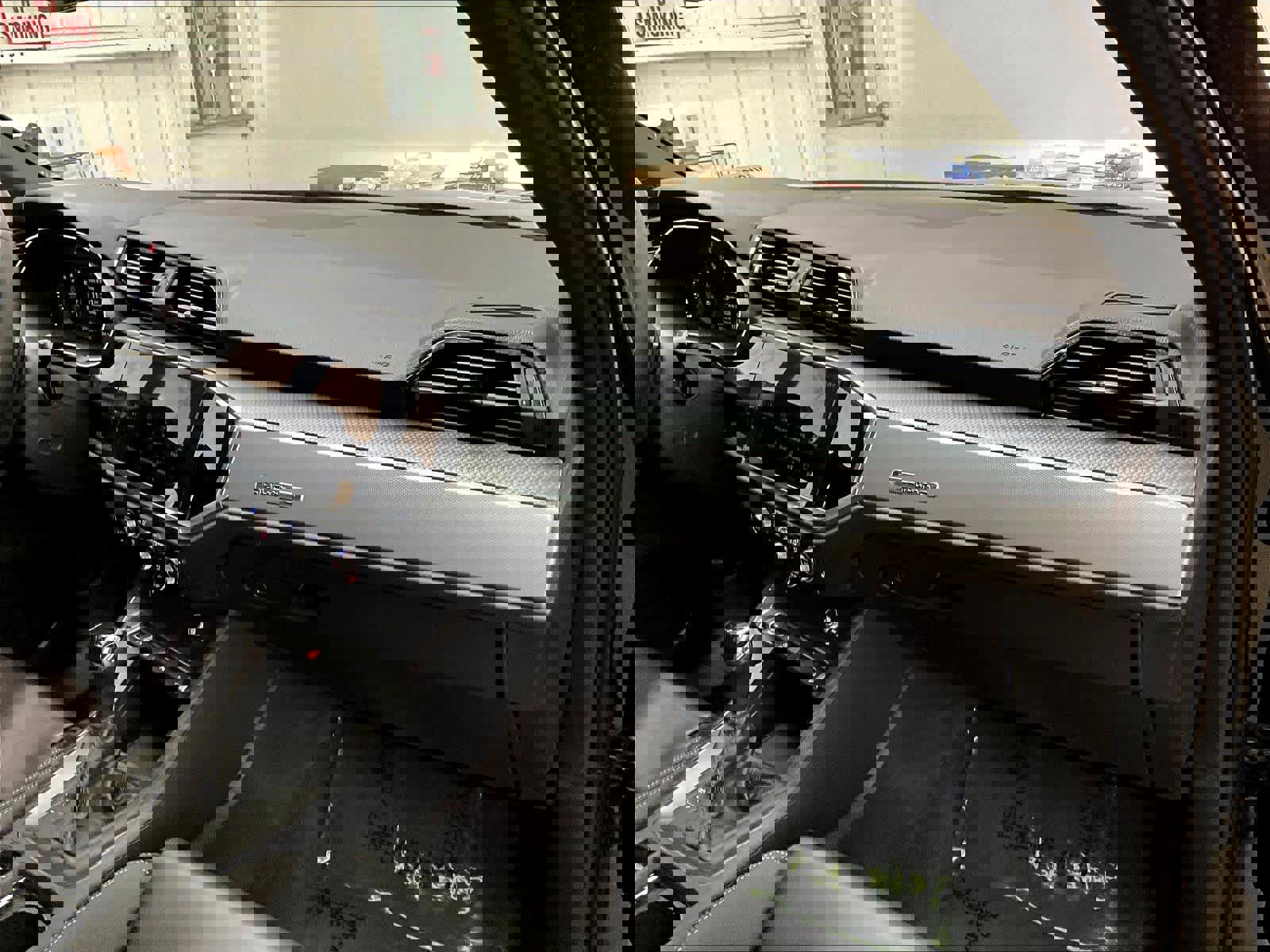 Used 2023 Audi Q3 2.0T Premium AWD/4WD image 18