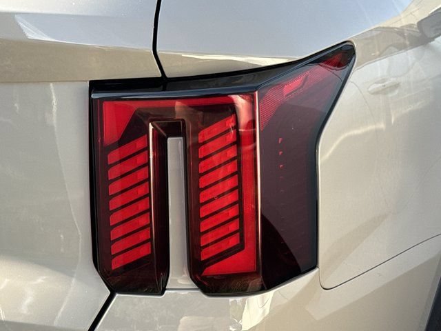 Used 2025 Kia Sorento SX AWD/4WD image 8