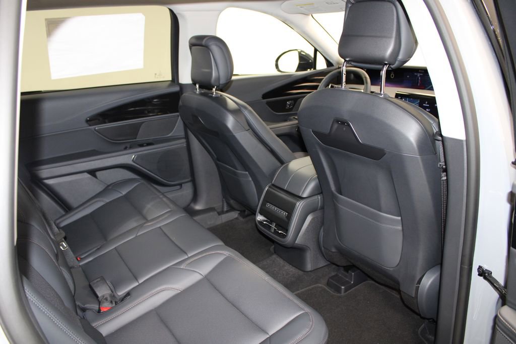 New 2026 Lincoln Nautilus Premier image 32