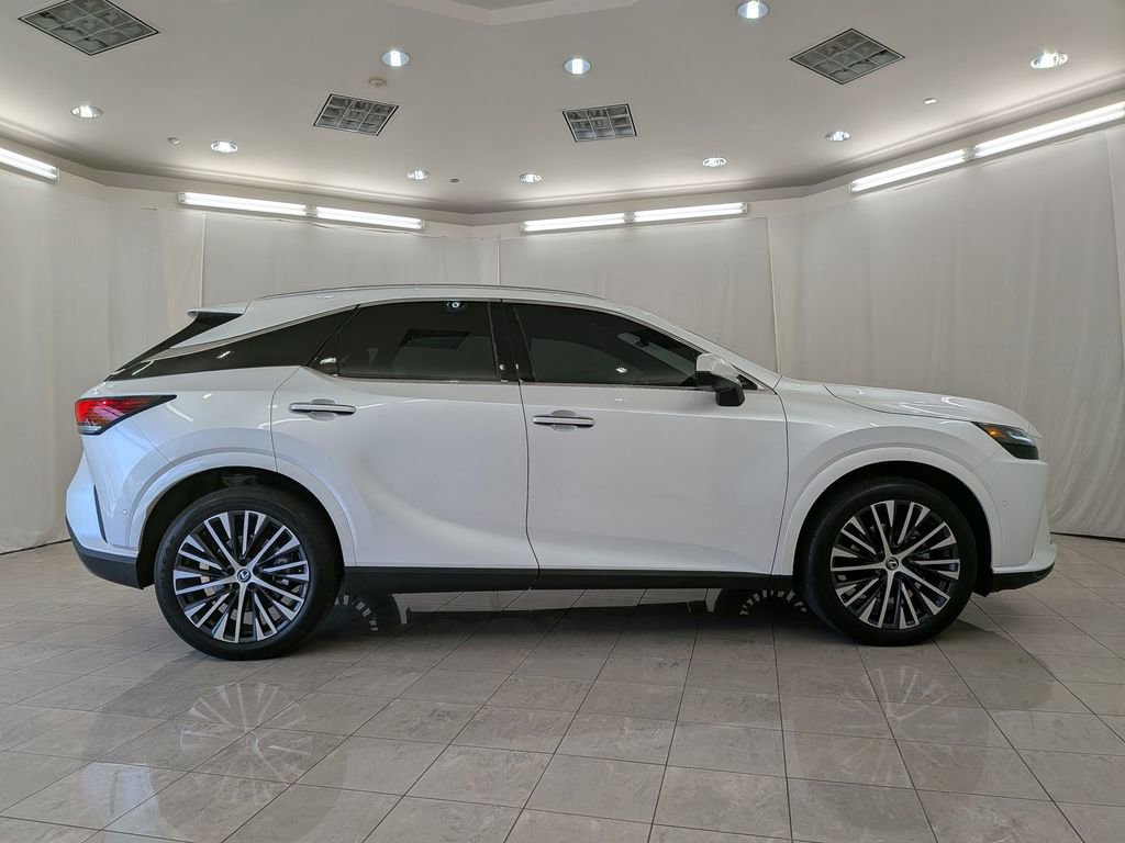 Used 2023 Lexus RX 350 w/ Accessory Package (2T) AWD/4WD image 11