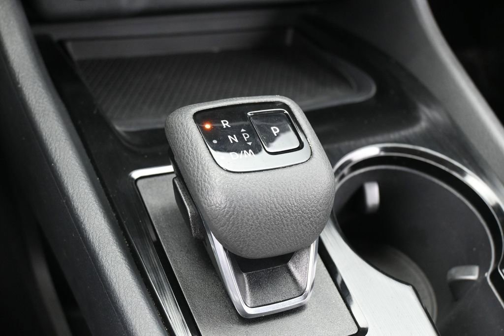 Used 2025 Nissan Rogue S FWD image 19