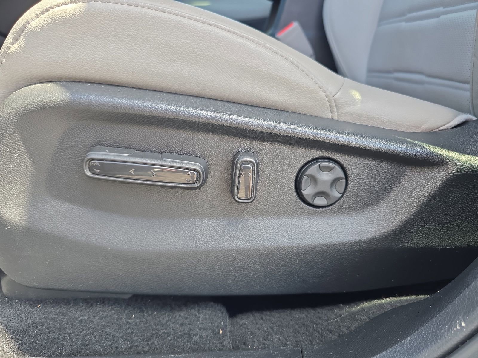 Used 2020 Honda CR-V Touring image 16