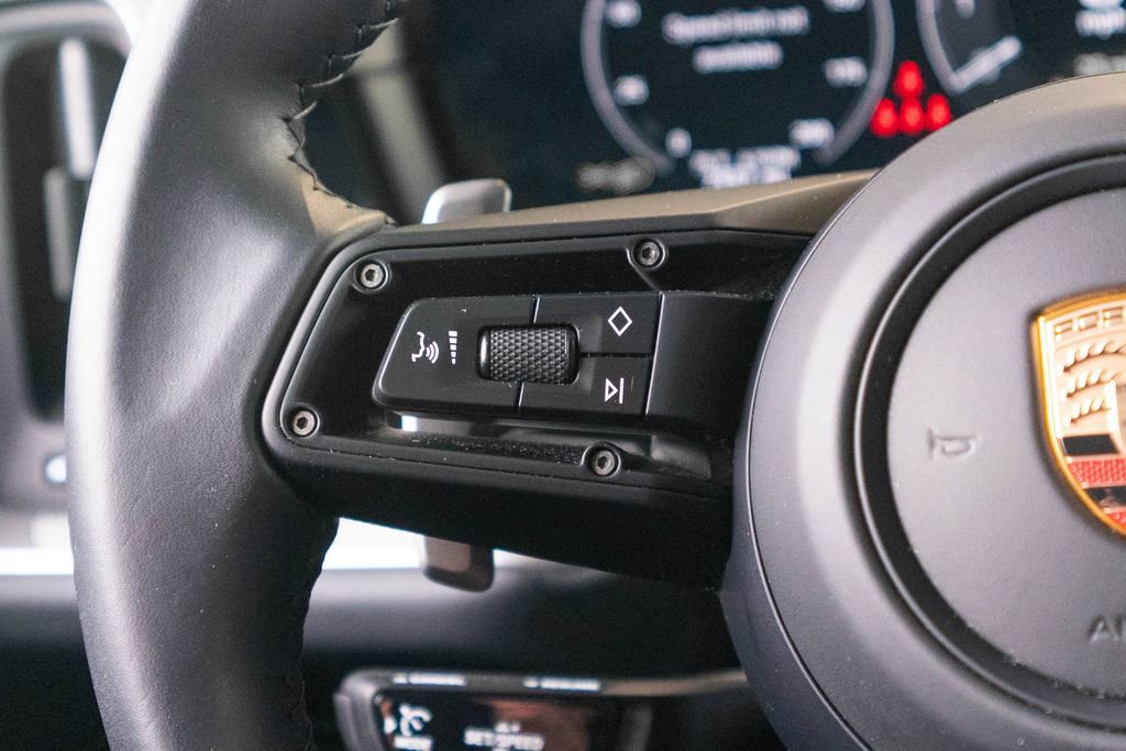 Certified 2025 Porsche Cayenne S image 35