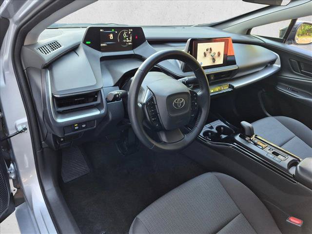 Certified 2025 Toyota Prius LE FWD image 10