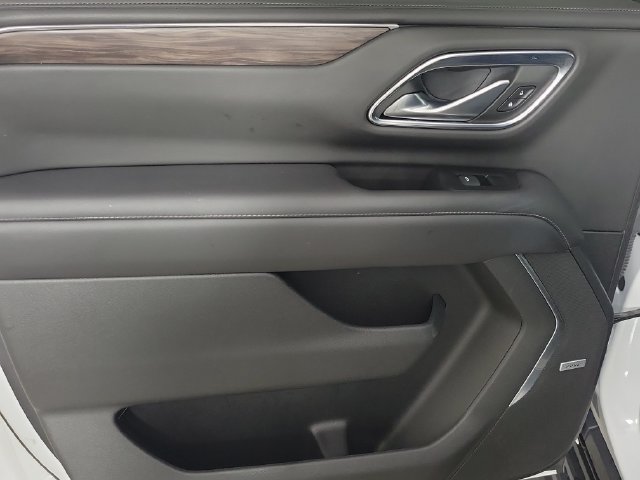 Used 2022 Chevrolet Suburban LT RWD image 15