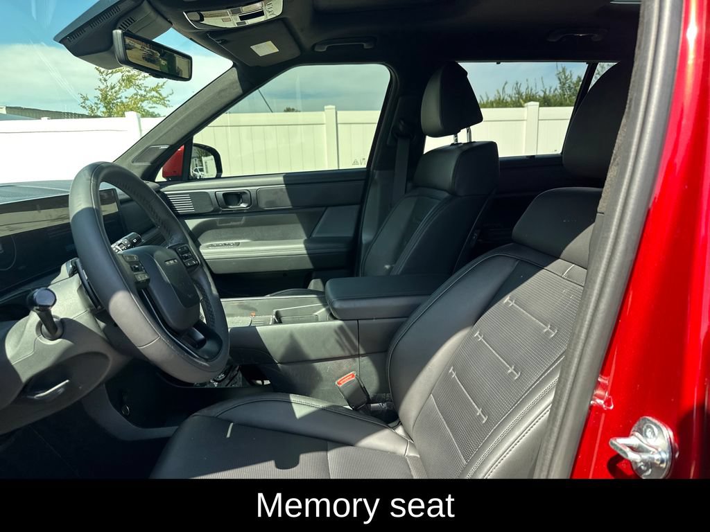 Used 2024 Hyundai Santa Fe Calligraphy FWD image 11