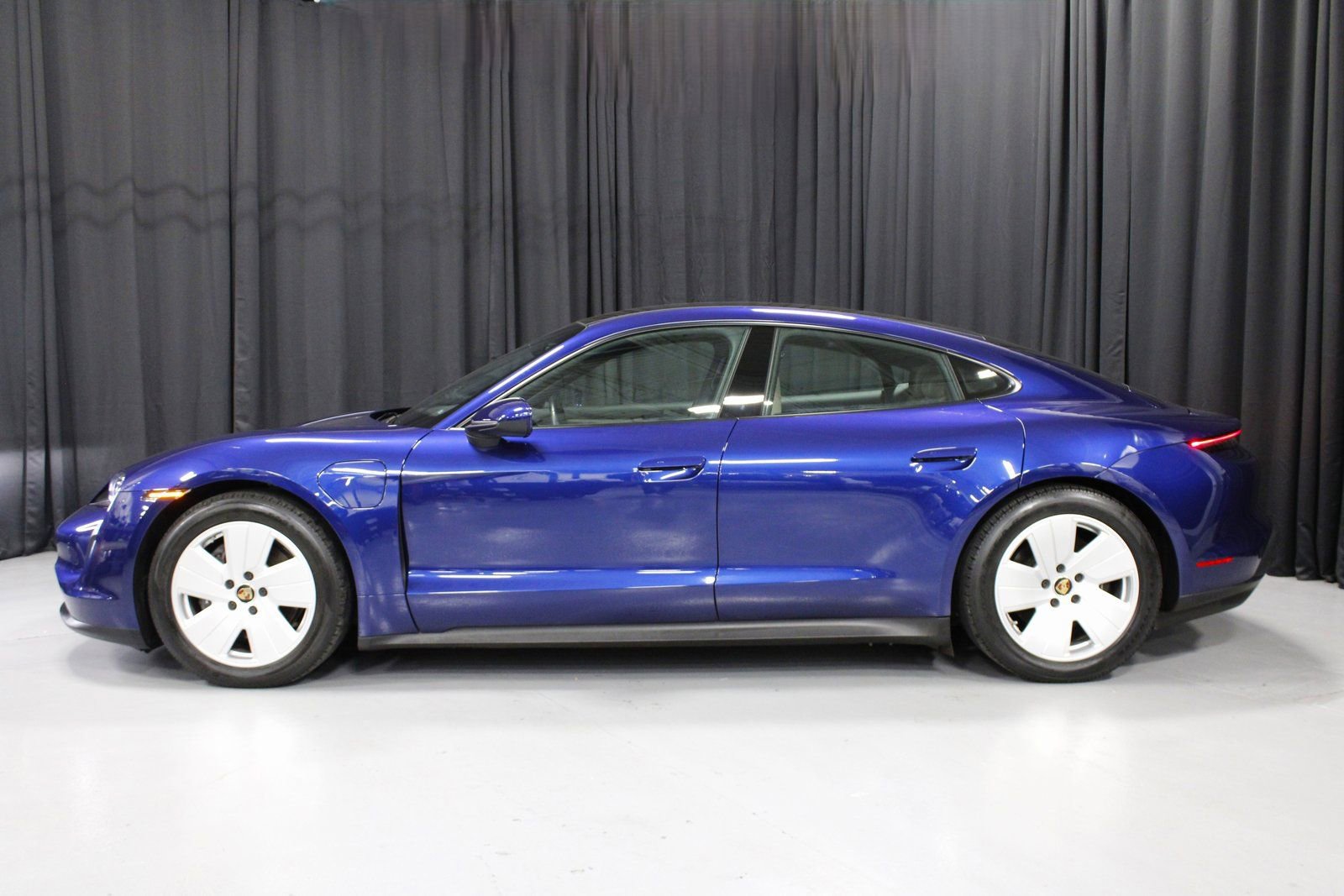 Certified 2021 Porsche Taycan image 2