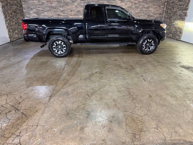 Used 2020 Toyota Tacoma SR w/ SR Convenience Package AWD/4WD image 10