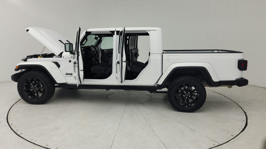 Used 2025 Jeep Gladiator Sport AWD/4WD image 10