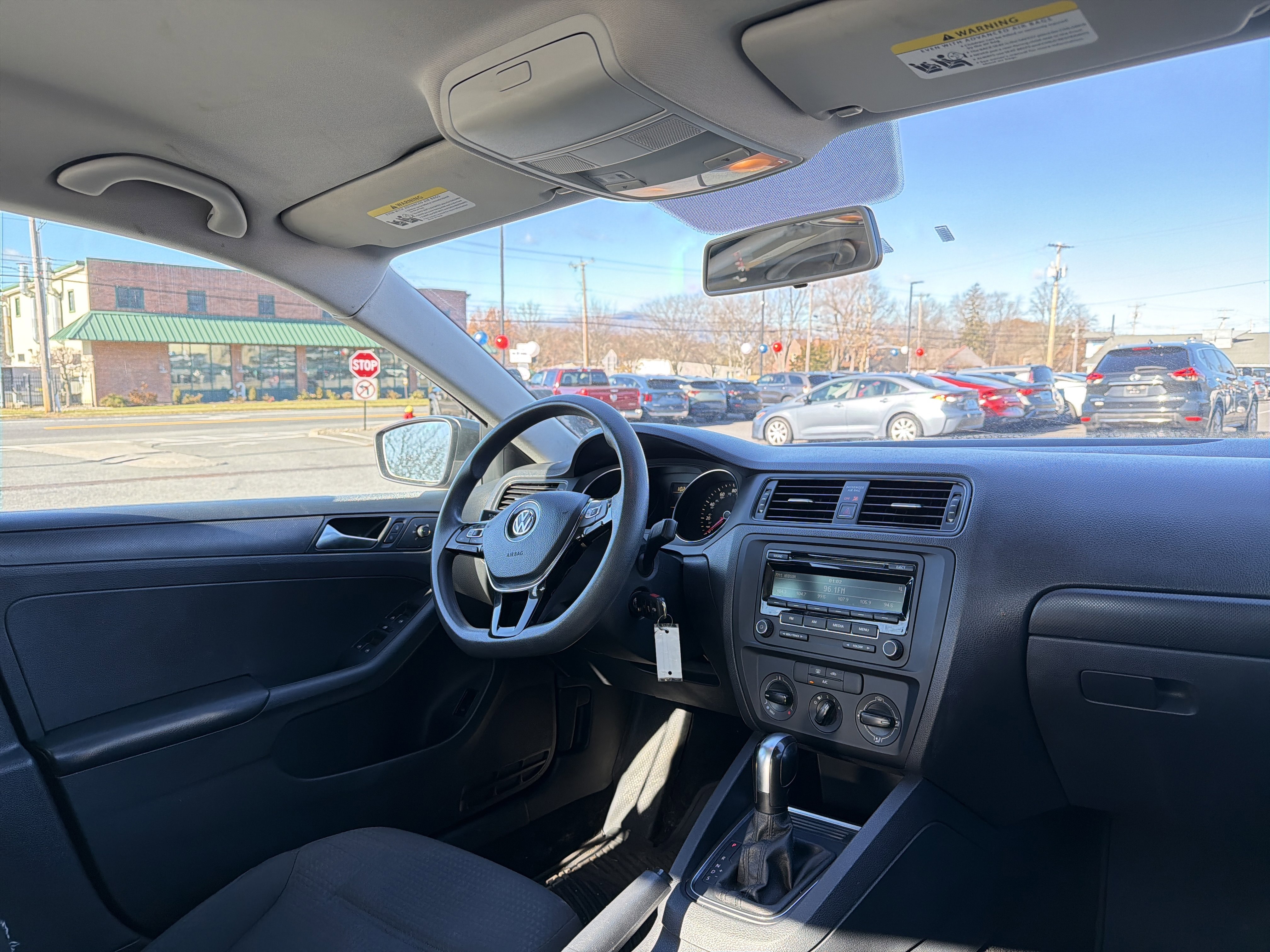 Used 2015 Volkswagen Jetta S image 16