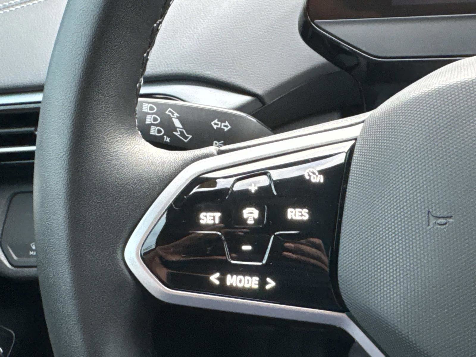 Certified 2023 Volkswagen ID.4 Pro image 16