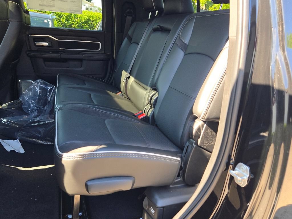 New 2026 RAM 2500 Laramie AWD/4WD image 32