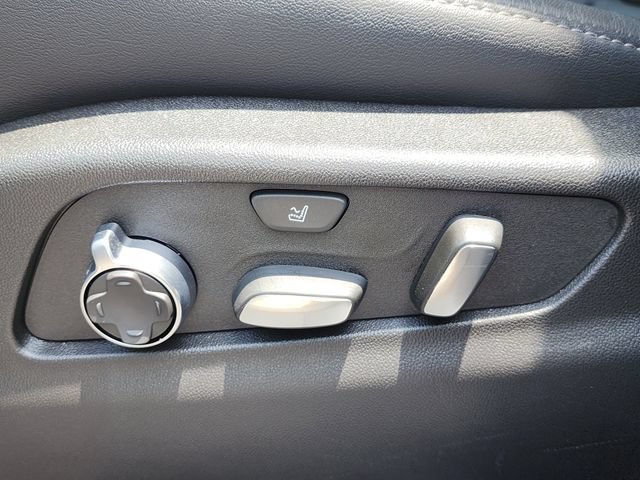 Used 2025 Cadillac XT4 Premium Luxury FWD image 24