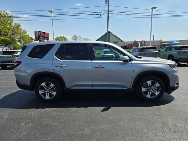 Used 2025 Honda Pilot EX-L image 4