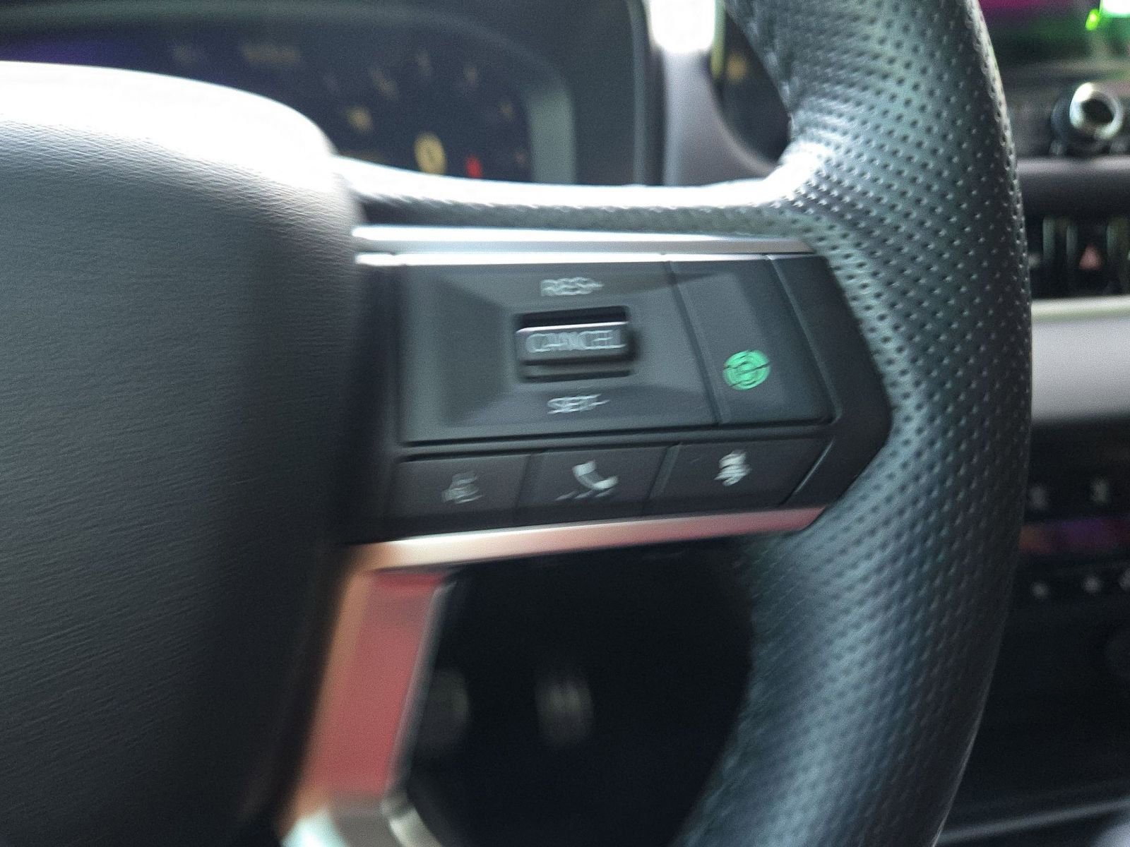 Used 2025 Mitsubishi Outlander SEL image 13