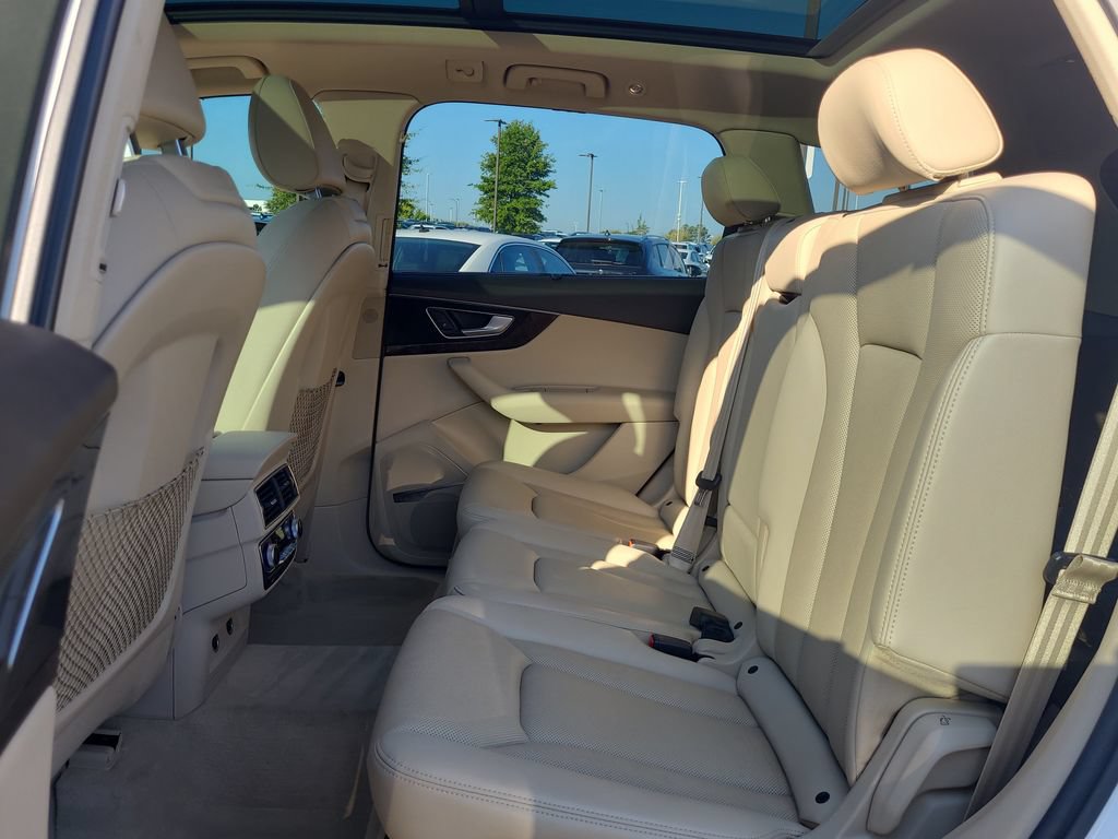 Used 2019 Audi Q7 3.0T Prestige w/ Prestige Package AWD/4WD image 13