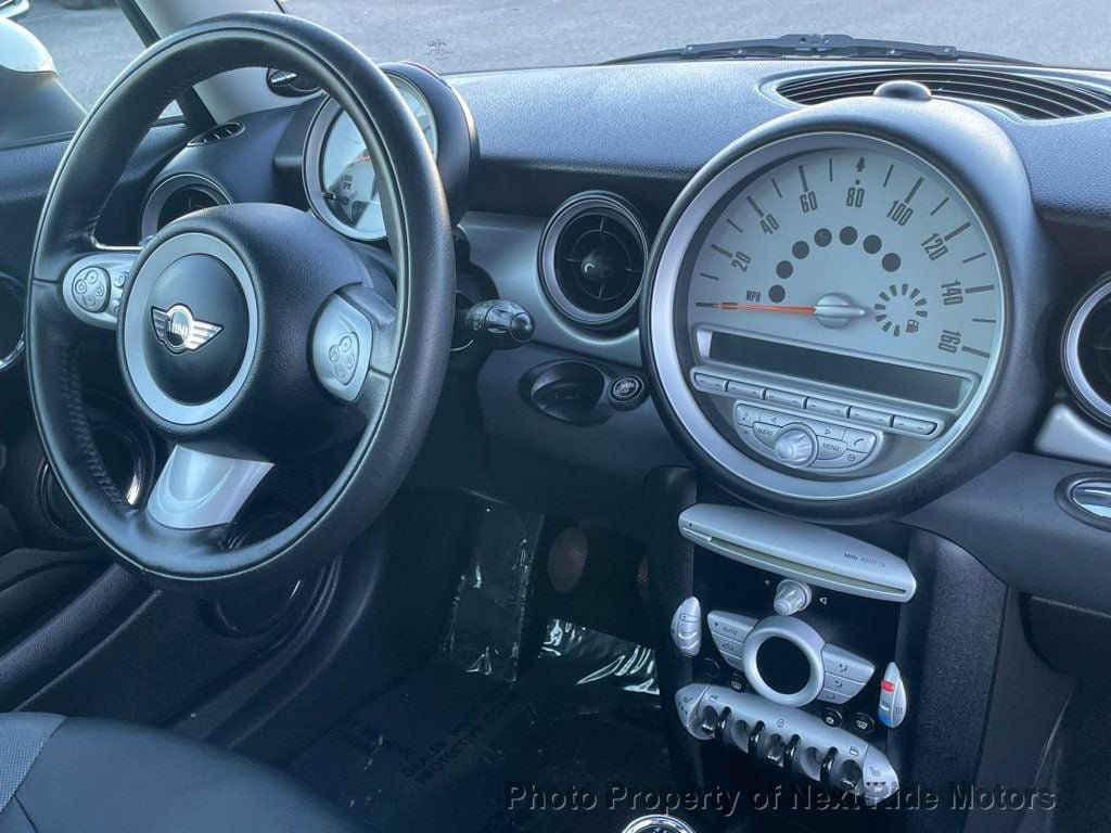 Used 2010 MINI Cooper Hardtop FWD image 21