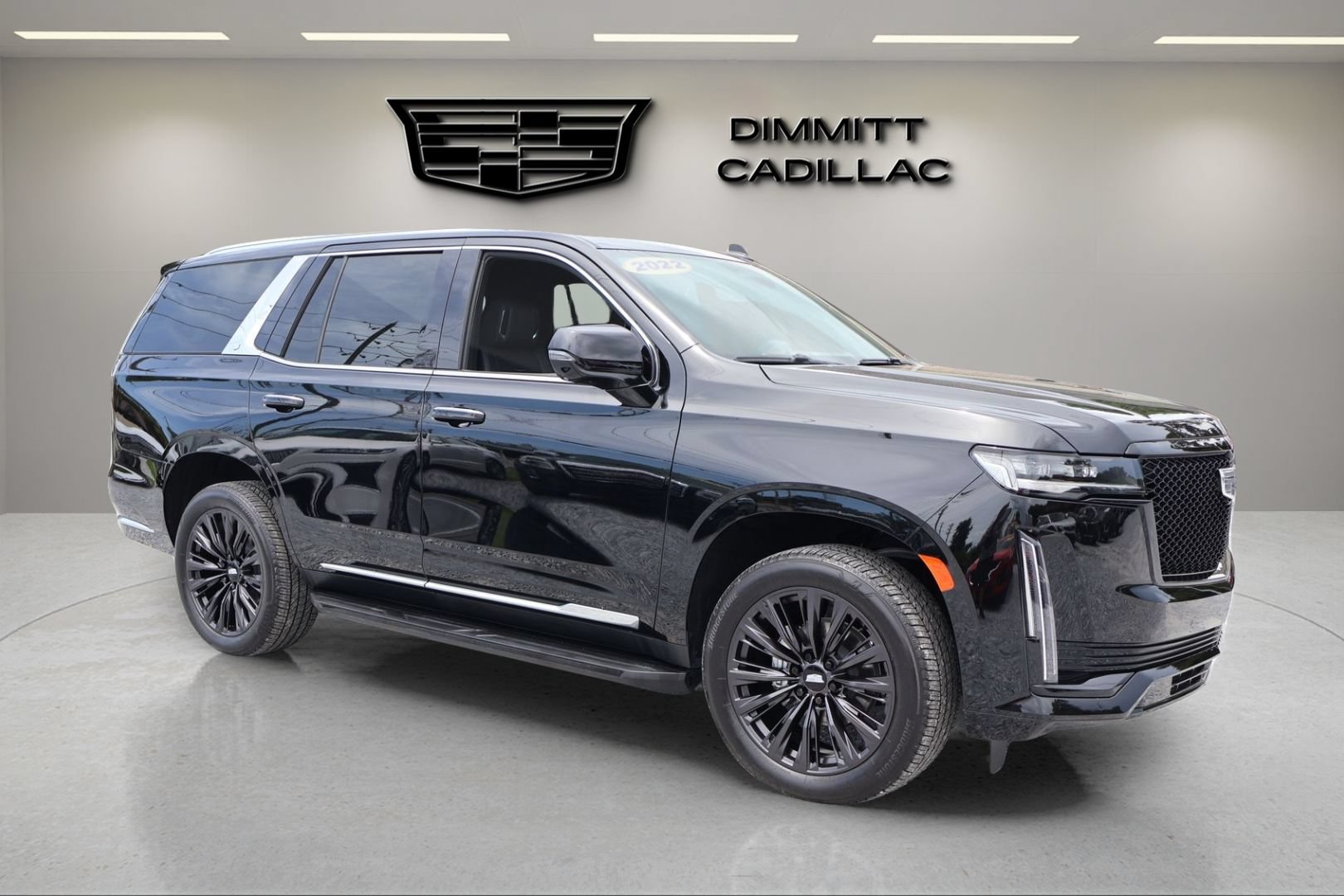 Certified 2022 Cadillac Escalade Luxury RWD image 3
