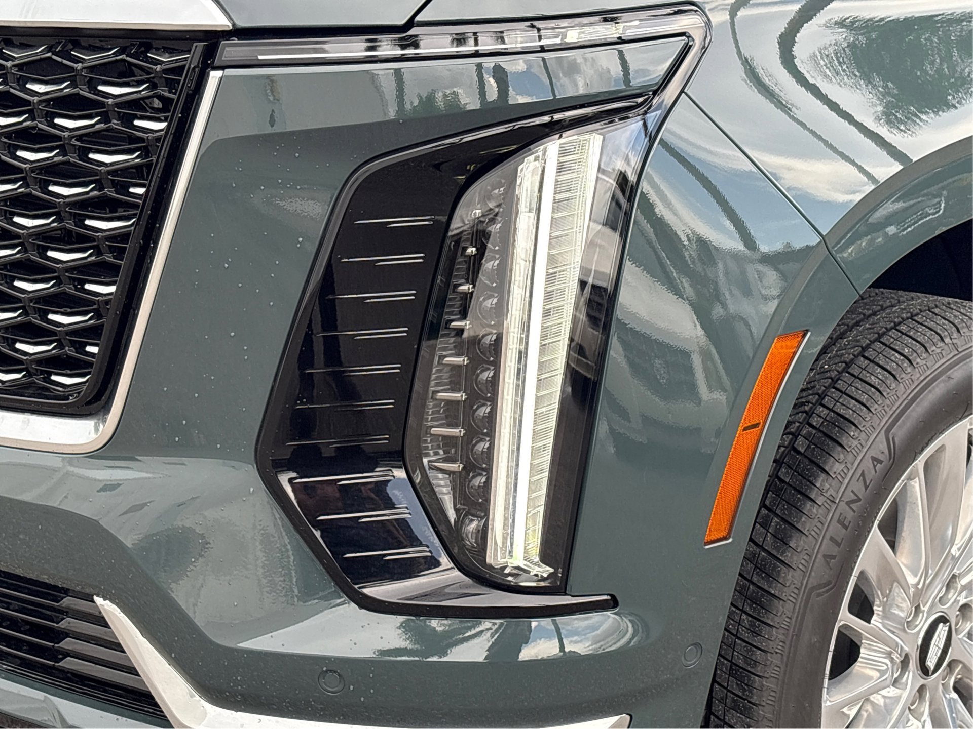 New 2026 Cadillac Escalade ESV Luxury AWD/4WD image 13