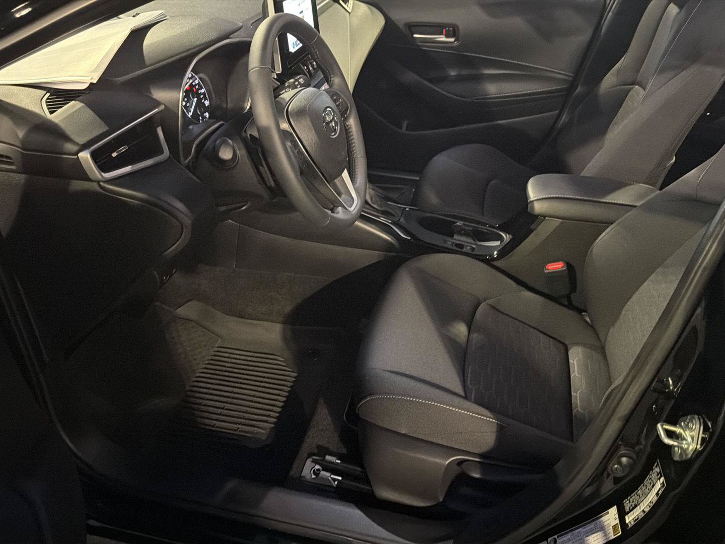 Certified 2025 Toyota Corolla SE w/ SE Package FWD image 10