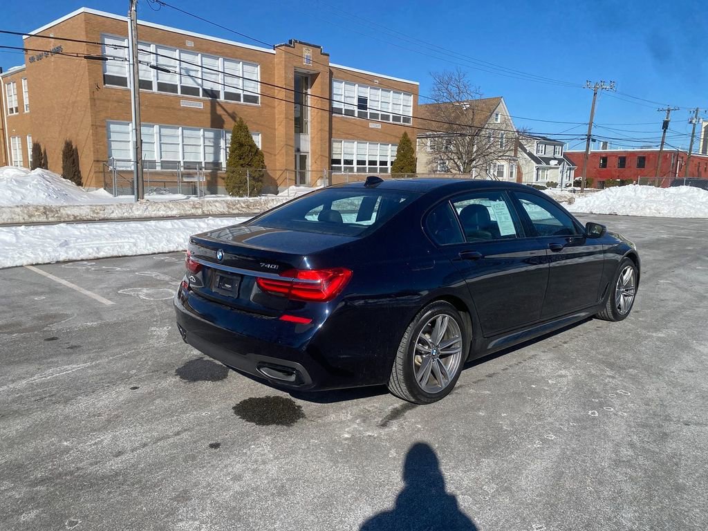 Used 2019 BMW 740i xDrive w/ Executive Package image 5