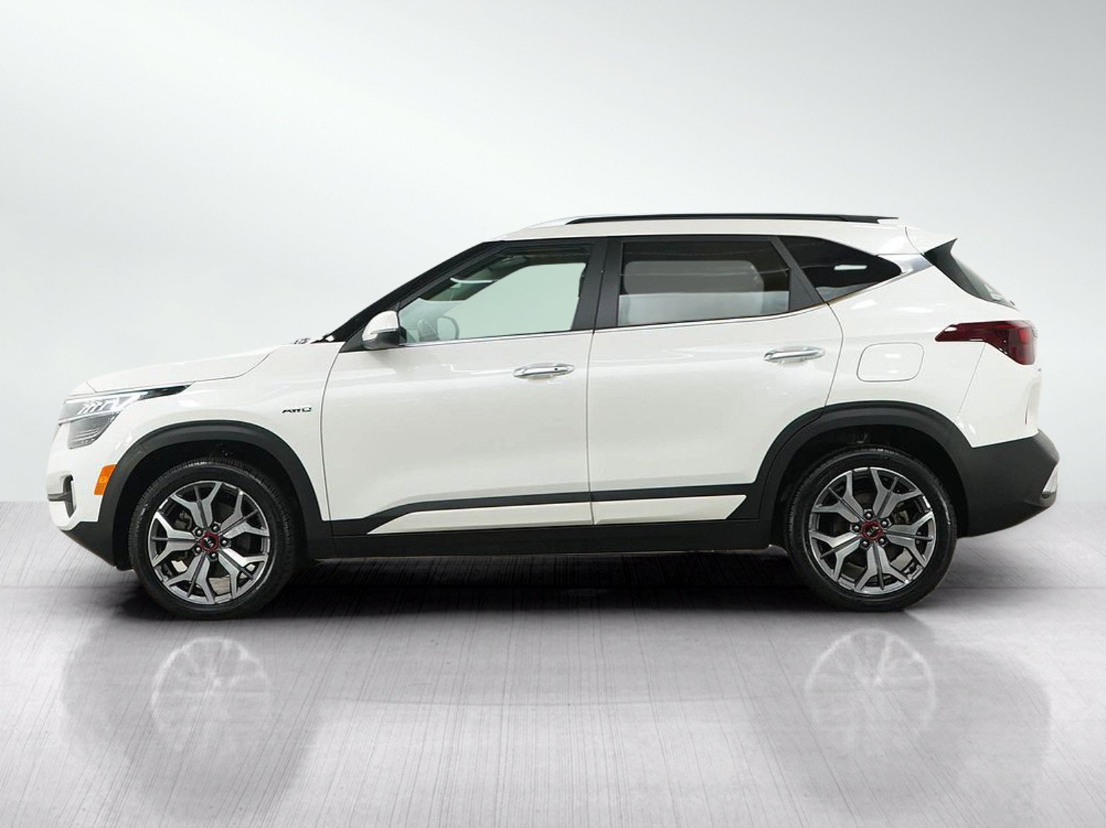 Used 2021 Kia Seltos SX AWD/4WD image 2