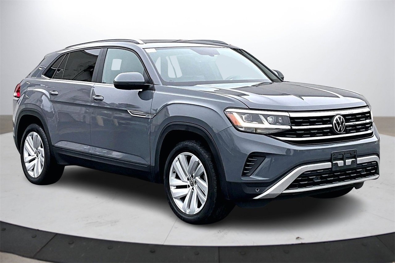 Used 2022 Volkswagen Atlas Cross Sport SE image 2