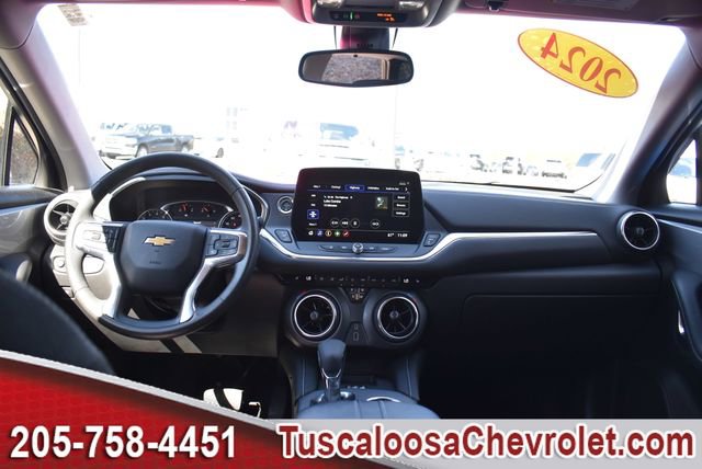 Used 2024 Chevrolet Blazer LT w/ Convenience Package image 3