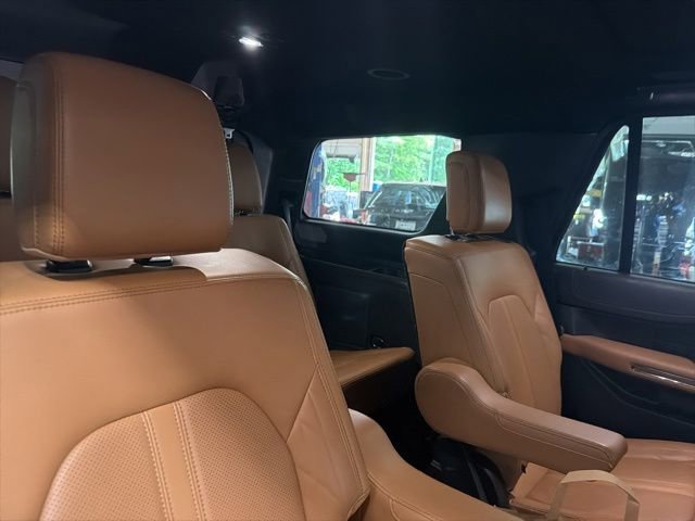 Used 2023 Ford Expedition Platinum AWD/4WD image 17