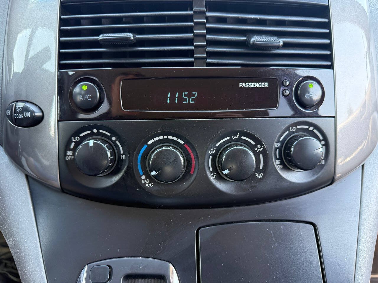 Used 2008 Toyota Sienna LE FWD image 36