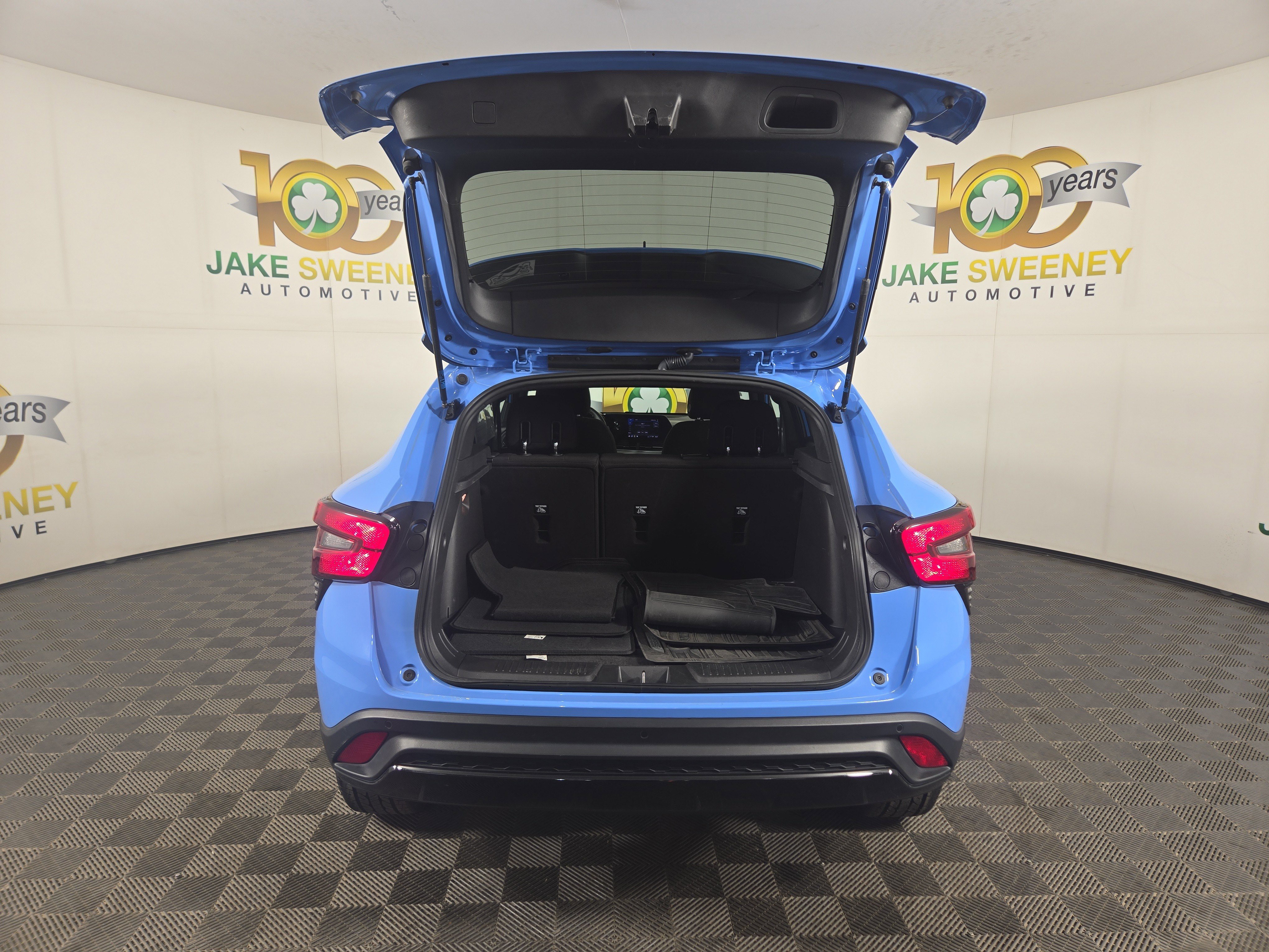 Certified 2024 Chevrolet Trax RS w/ Driver Confidence Package FWD image 30