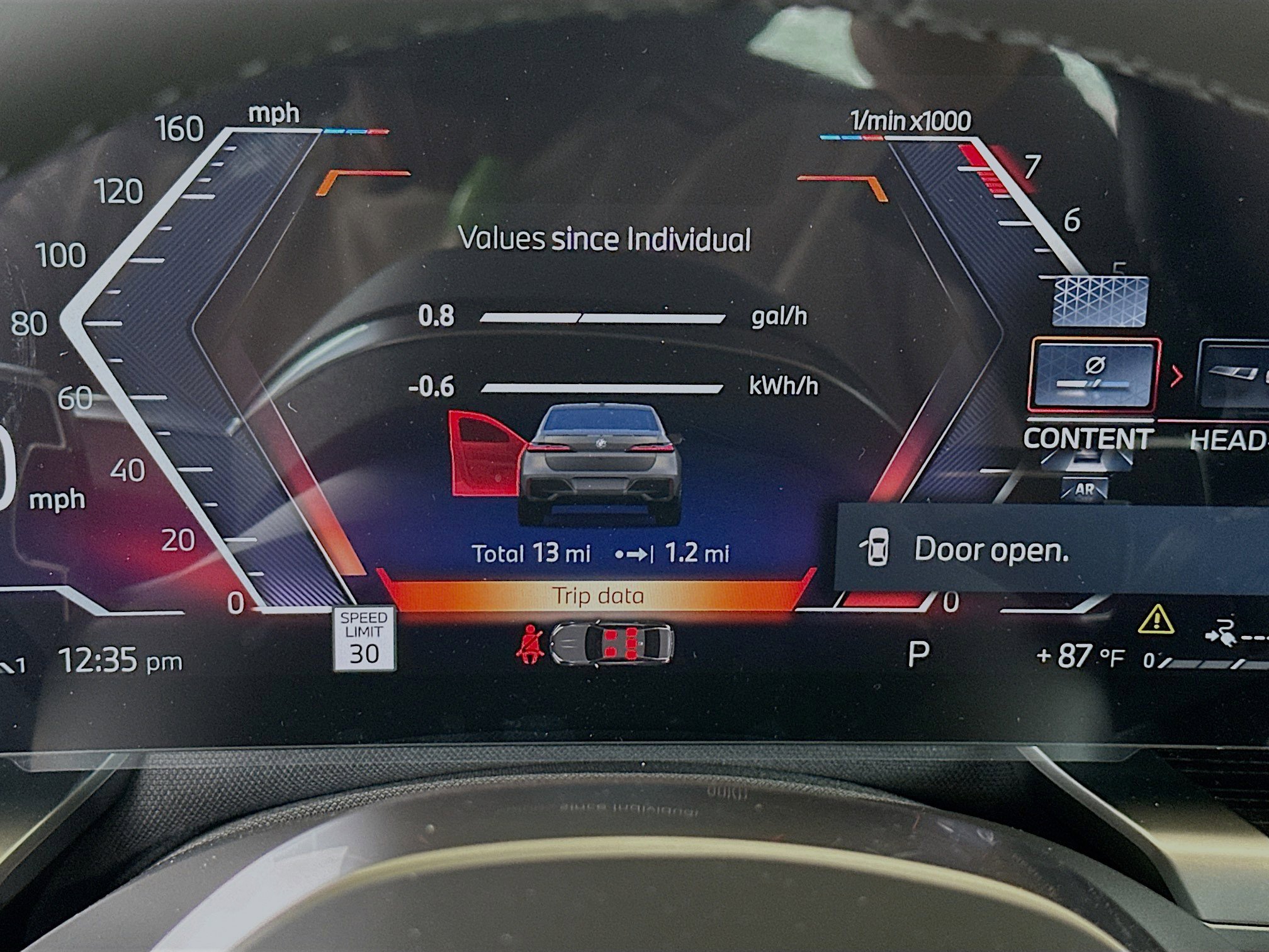 New 2026 BMW 750e xDrive w/ Premium Package image 9