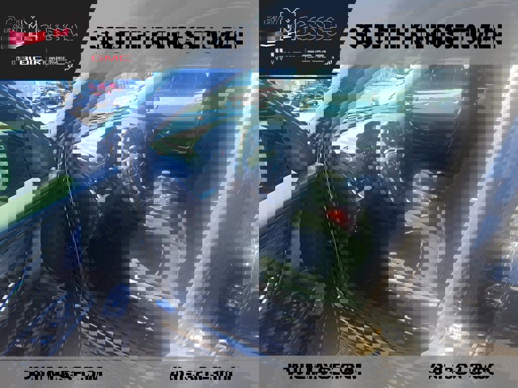 Used 2024 GMC Terrain SLE w/ Driver Convenience Package image 16